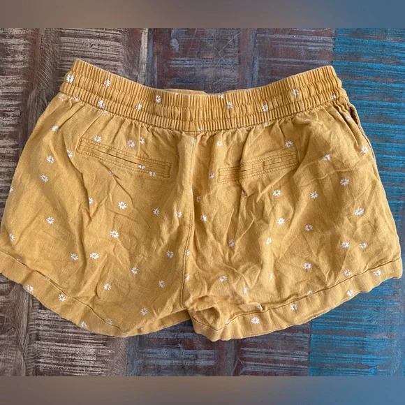 Old Navy Flower Shorts - Picture 3 of 5